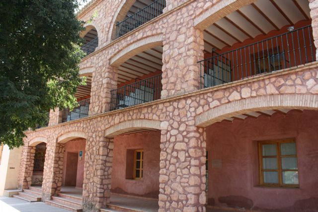Se adjudica a Hoteles de Murcia, SA el arrendamiento del hotel y las casas de La Santa por una renta anual de 26.400 euros